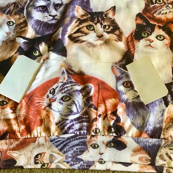 Rare Cat Hoodie 🐱 - Picture 4 of 4